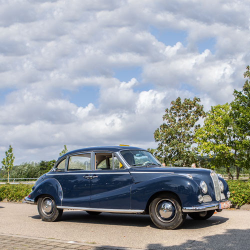 BMW 502